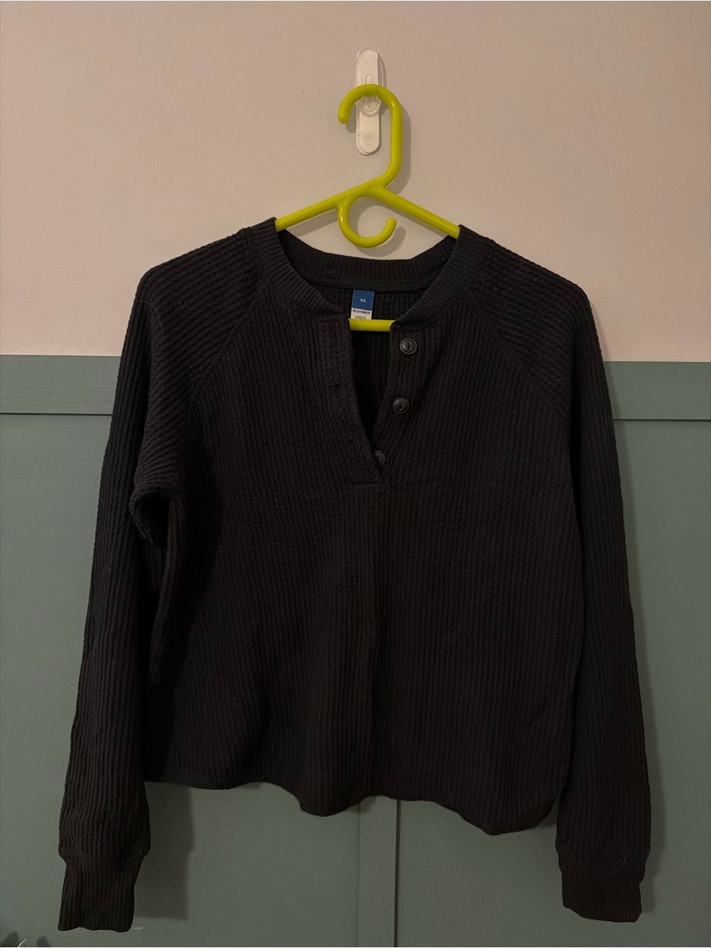 Old Navy Black Ribbed Henley Crewneck Sweater